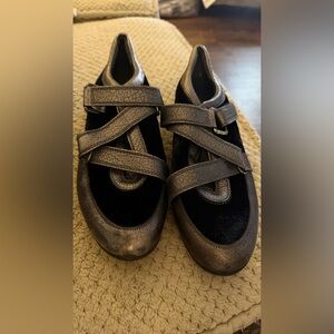 Black and gun metal metallic Strappy Shoes